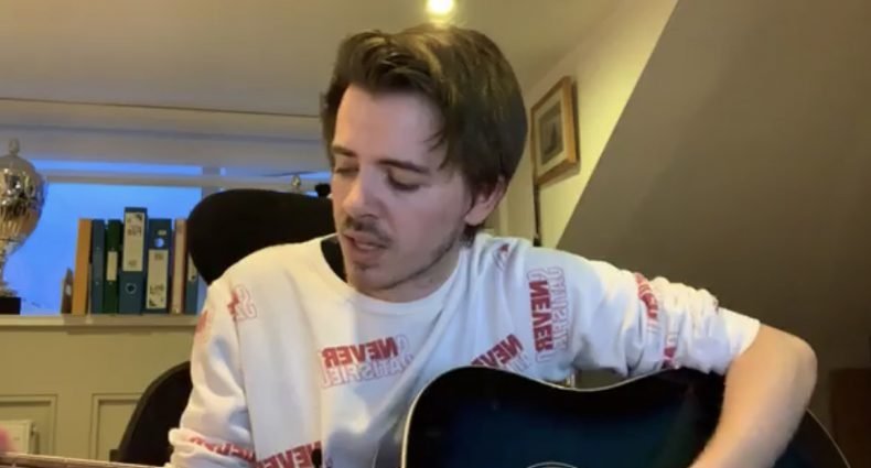AJ Maxwell Gigmann LIVE