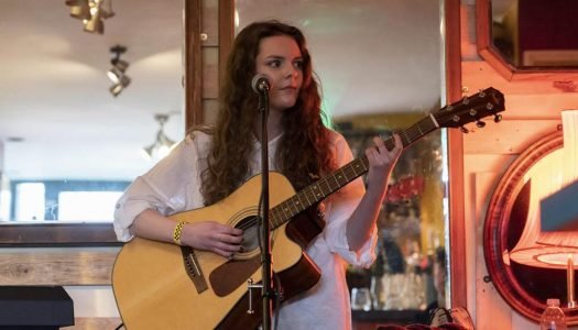 Evie Moran – Strong Songwriting & A Beautiful Voice!